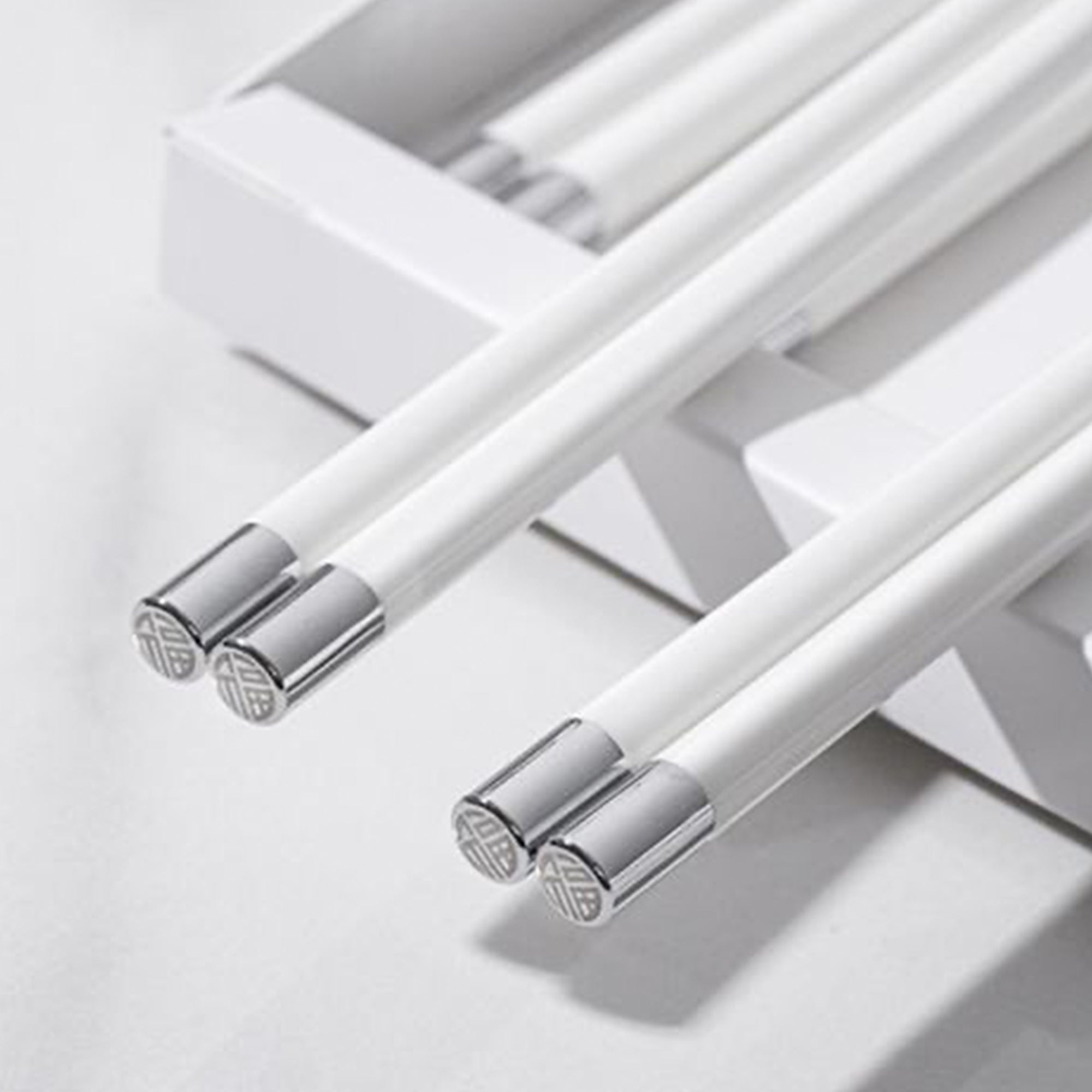 Why Porcelain Is the Safer Choice for Everyday Chopsticks