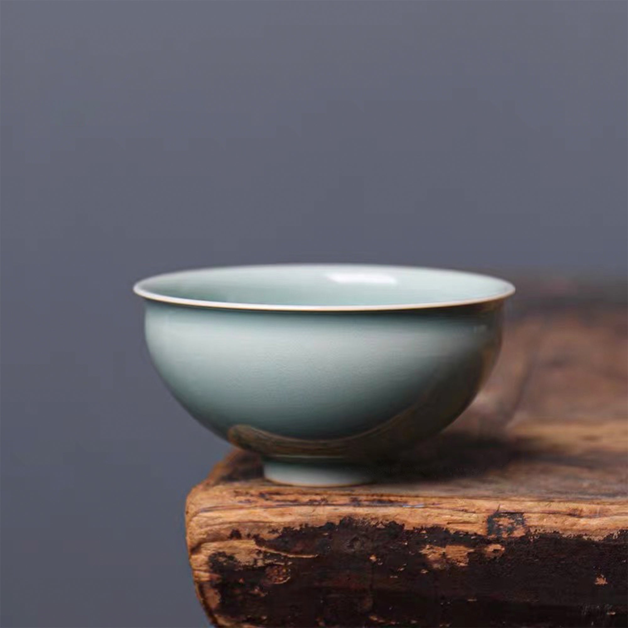 Plain Celadon Constricted Mouth Cup With Gift Box