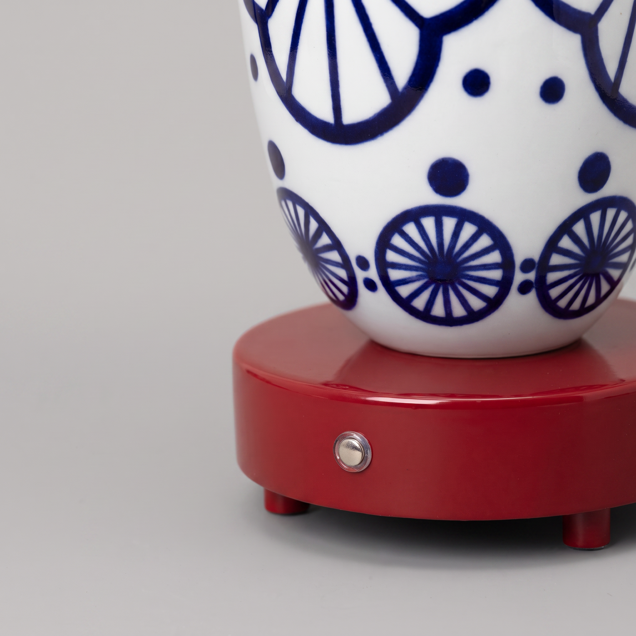 Cerunelle Azure Bloom Table Lamp