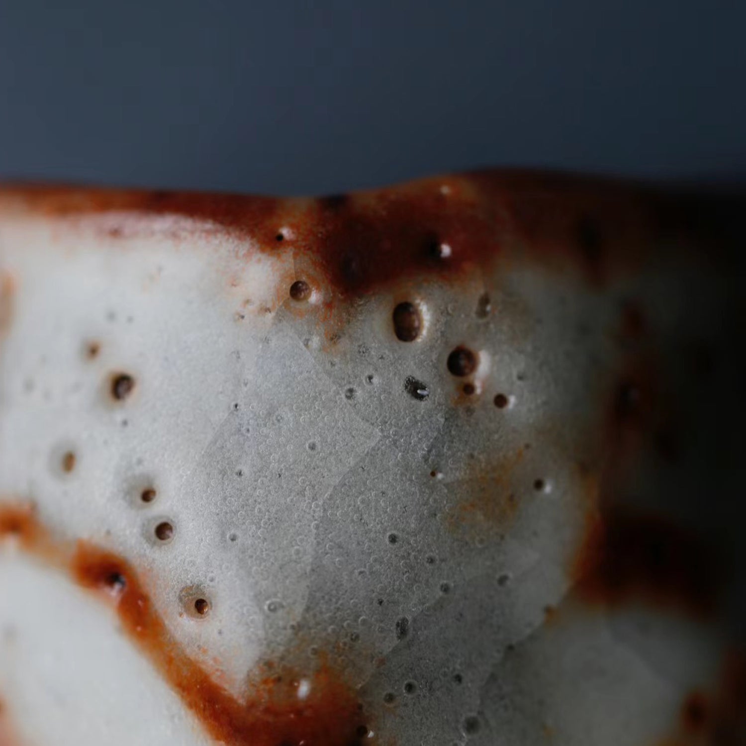 Yuanzhong, W. Unnamed Kiln｜Iron-Spotted Mizushino Freeform Texture