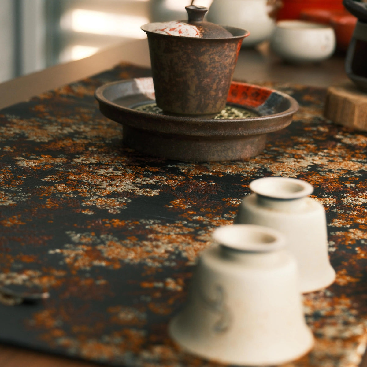 Midnight Blossom – Black & Gold Floral Brocade Gongfu Tea Mat